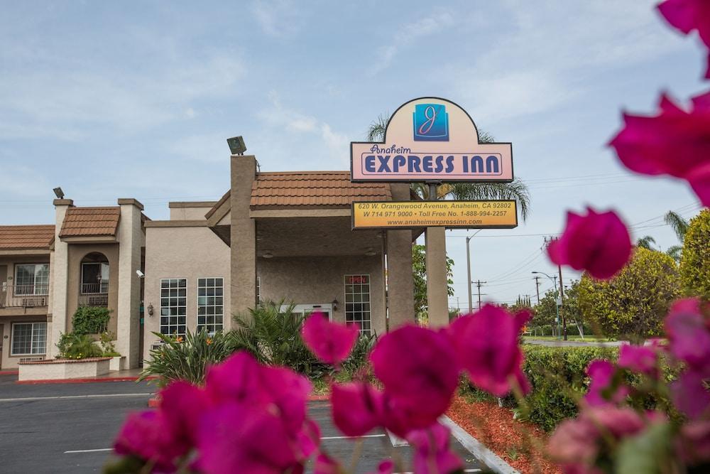 Hotel Express Maingate
