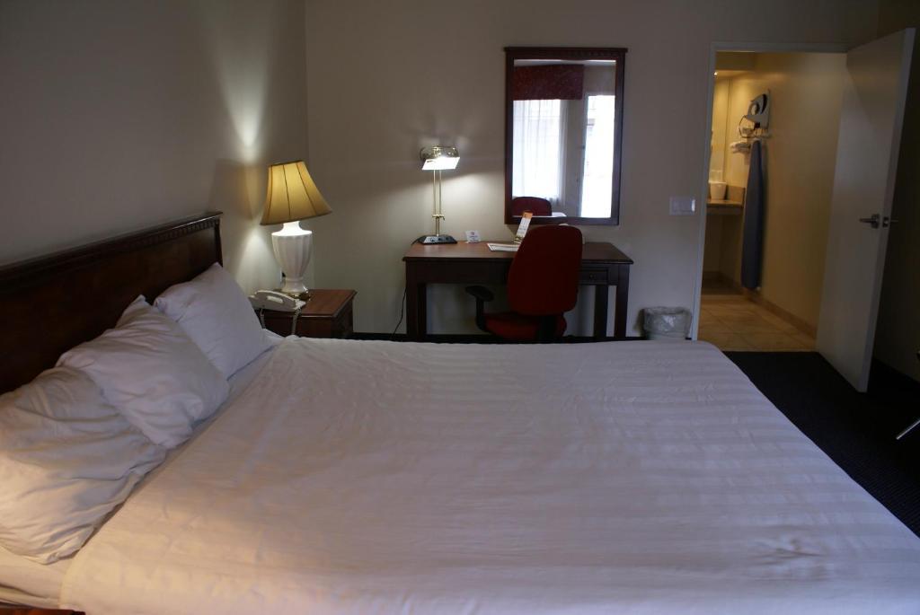 Hotel Express Maingate 2*