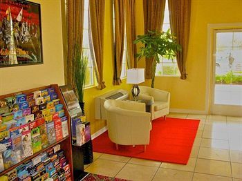 Hotel Express Maingate