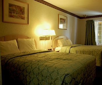 Hotel Express Maingate 2*