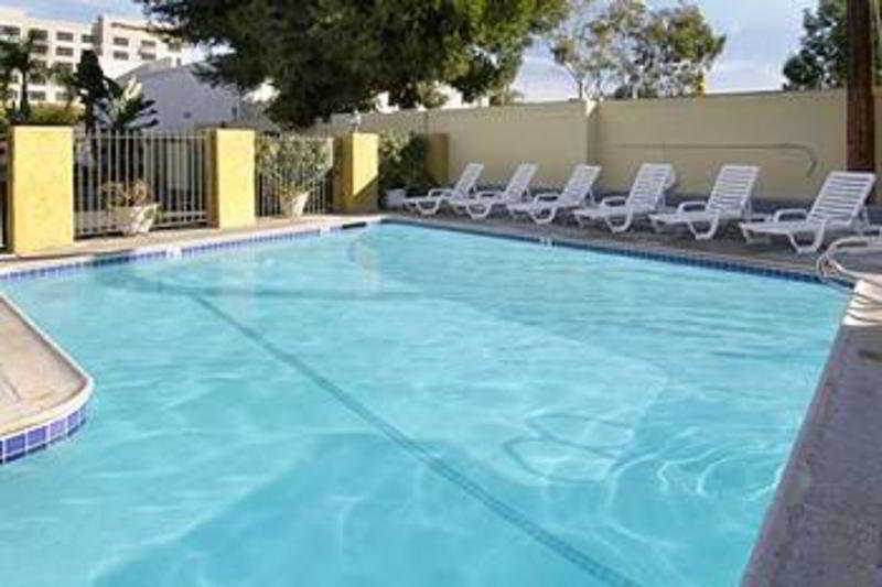 Hotel Express Maingate